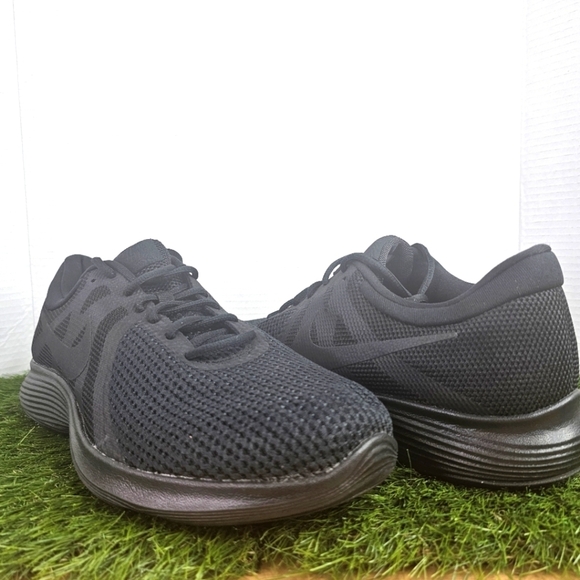 Nike Men's Revolution 7 Road Running Shoes - Picture 1 of 9